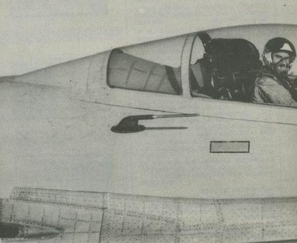 巴伦支海手术刀事件中正在执行任务的苏联飞行员