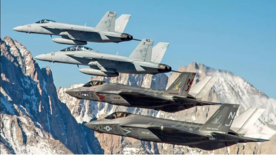 接替“熊猫”的“大黄蜂”,美国海军F/A-18战斗机