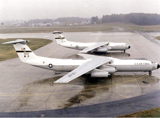 同样是大型军用运输机,环球霸王C-17强在哪里?